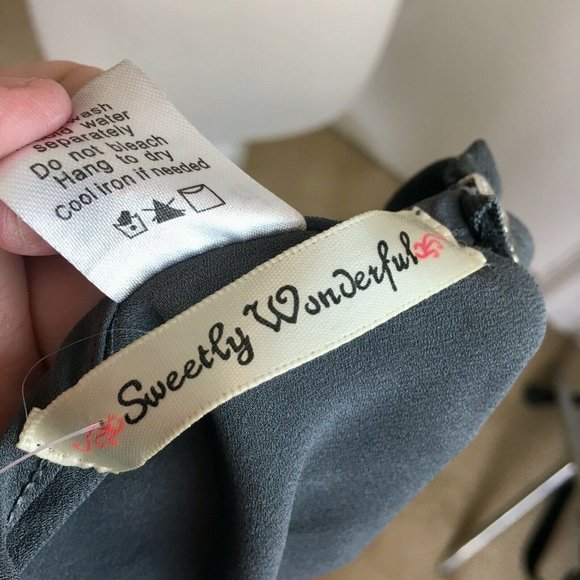 Sweetly Wonderful Size Large Women's Gray Sequined - Picture 4 of 6